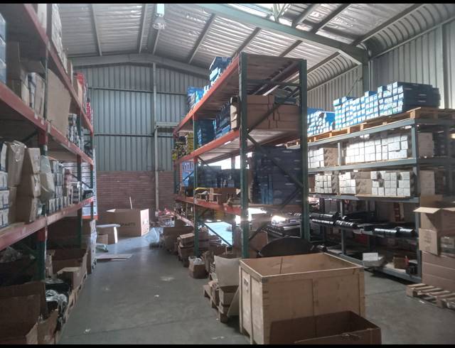 320M² OFFICE TO LET IN JET PARK